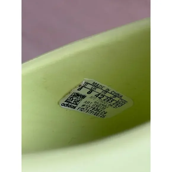 Adidas x Yeezy Slide Glow Green - Size 8M - MINT